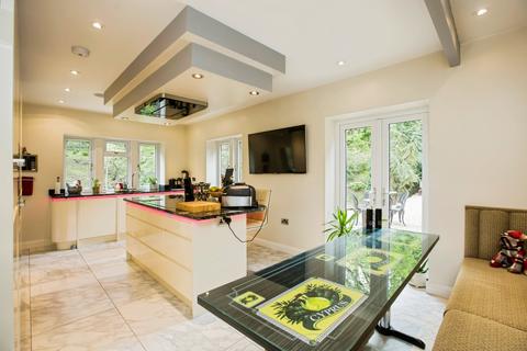 4 bedroom detached house for sale, Smithy Lane, Bradford, BD15