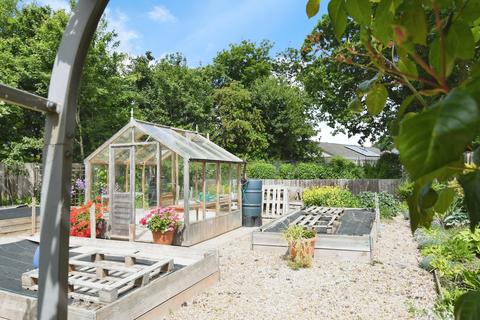 5 bedroom detached bungalow for sale, Alverdiscott Road, Bideford, EX39