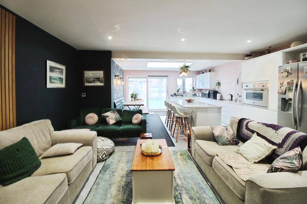 Kitchen Family Room