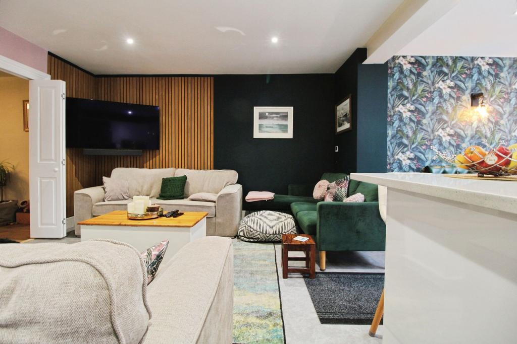 Kitchen Family Room
