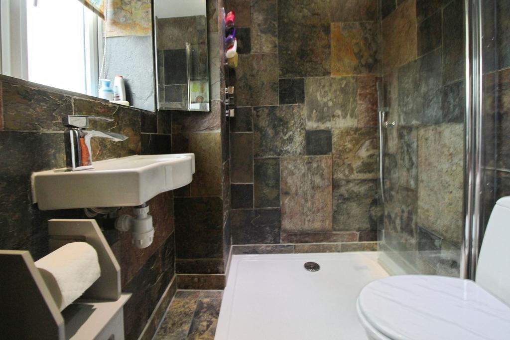 En-Suite Shower