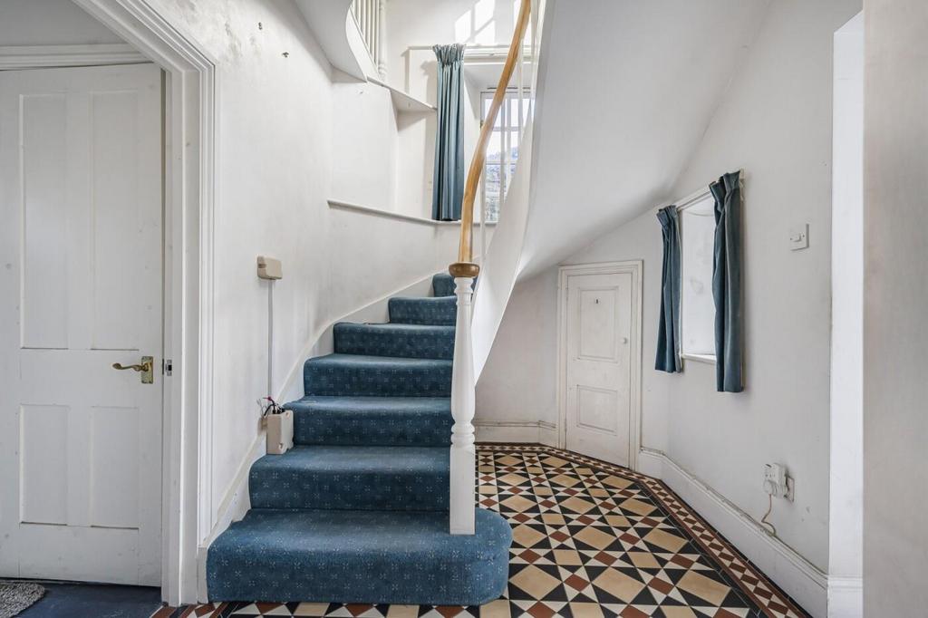 Maisonette Hallway, Staircase