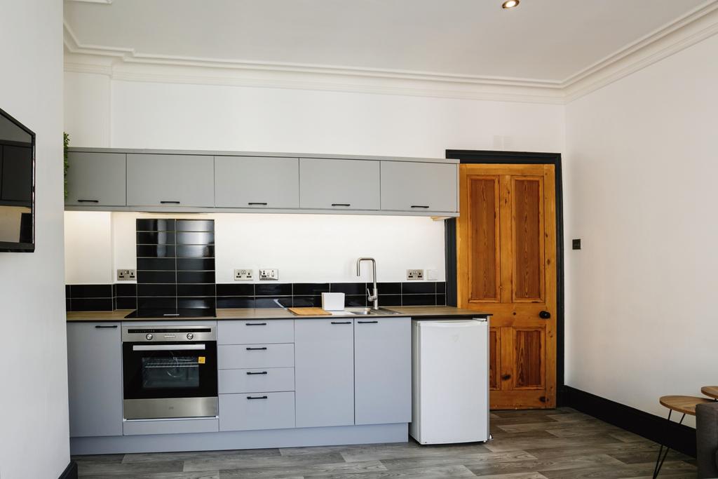 Lounge / Kitchen