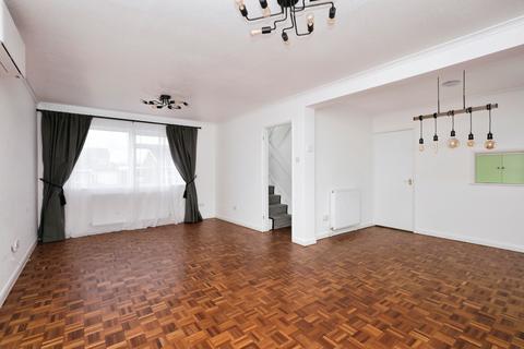 4 bedroom detached house for sale, Portland Close, Hailsham, BN27