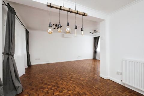 4 bedroom detached house for sale, Portland Close, Hailsham, BN27