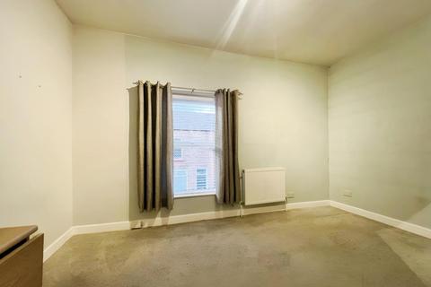 2 bedroom end of terrace house to rent, Brideoake Street, Leigh