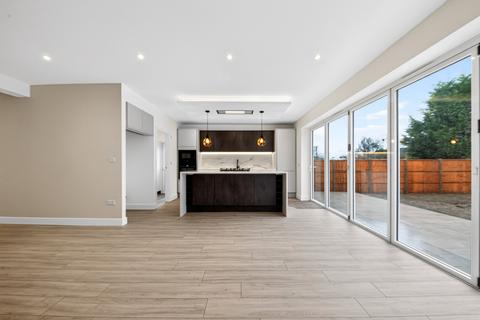 4 bedroom bungalow for sale, The Drive, Potters Bar, EN6