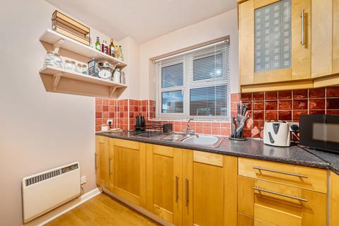 1 bedroom flat for sale, Maybury Road, Surrey GU21