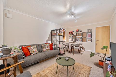 1 bedroom flat for sale, Maybury Road, Surrey GU21