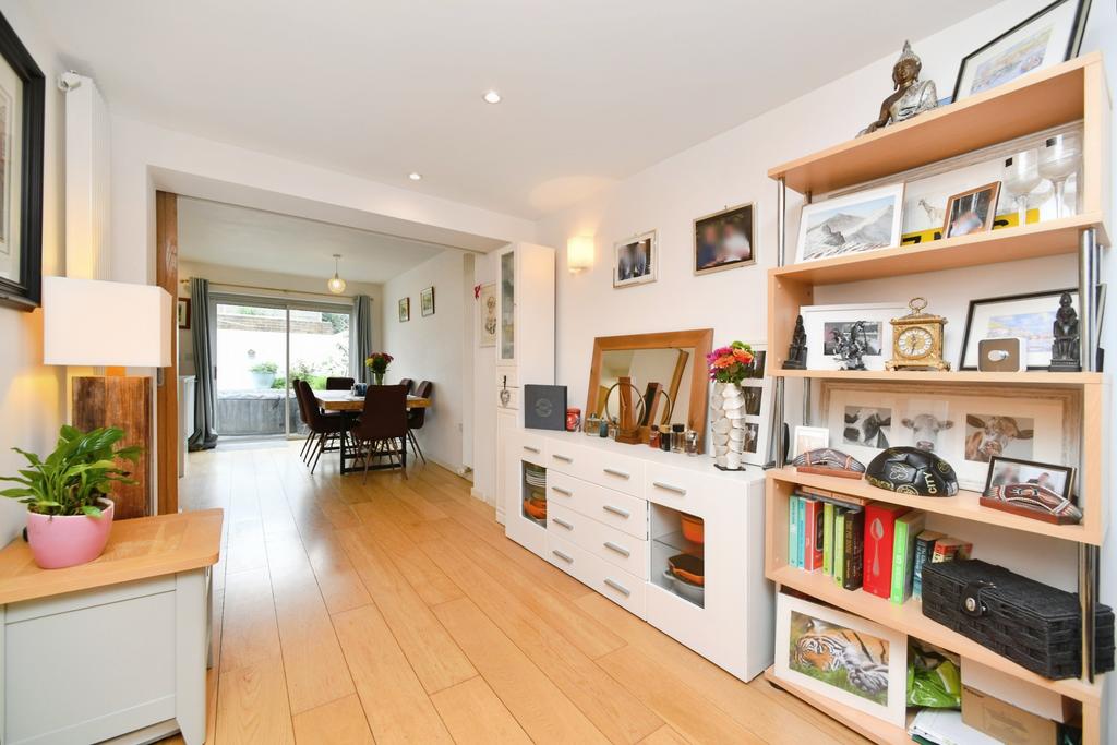 Lounge/Dining Room
