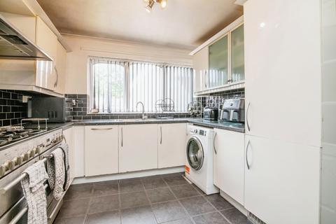 2 bedroom terraced house for sale, Near Lands Close, Birmingham, B32