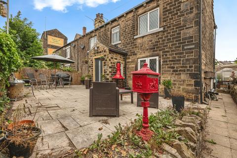 3 bedroom cottage for sale, Westgate, Cleckheaton, Kirklees, BD19