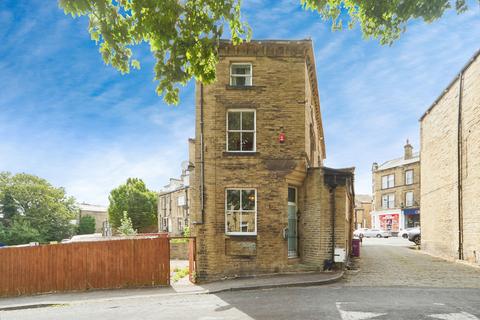 2 bedroom end of terrace house for sale, Butt Lane, Bradford, BD10