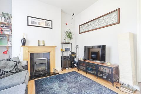 2 bedroom end of terrace house for sale, Butt Lane, Bradford, BD10