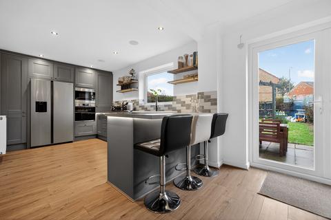 undefined, Byron Drive, Erith, DA8