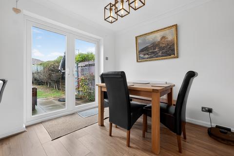 undefined, Byron Drive, Erith, DA8