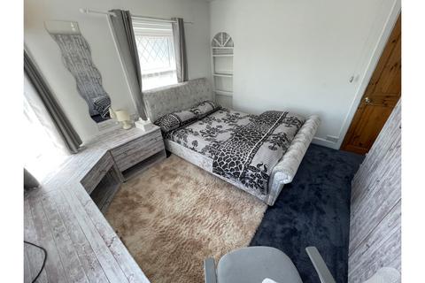 2 bedroom end of terrace house for sale, Churchill Road, Poole, BH12