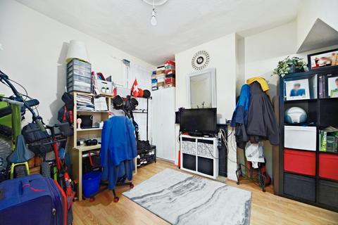 3 bedroom terraced house for sale, Amberley Grove, Croydon, CR0