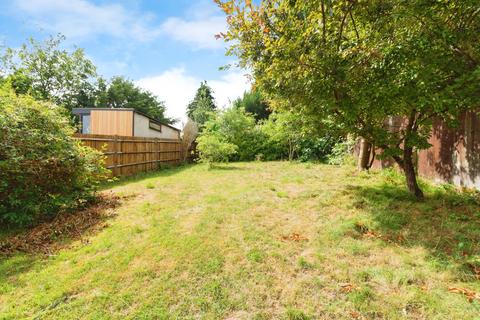 undefined, The Vale, Coulsdon, CR5