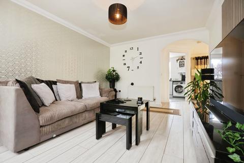 3 bedroom semi-detached house for sale, Devonshire Close, Cawston, Rugby, CV22