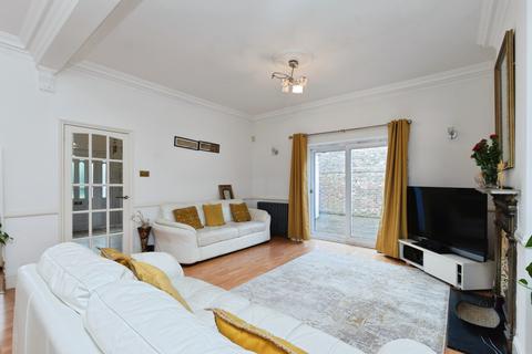 3 bedroom end of terrace house for sale, Hurst Road, Croydon, CR0