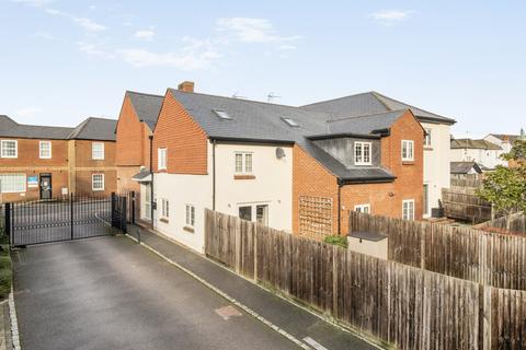 undefined, High Street, Old Woking, Woking, GU22