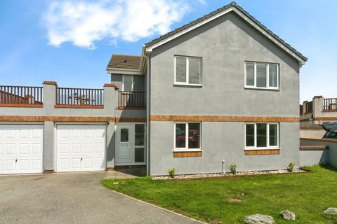 4 bedroom detached house for sale, Trearddur Road, Holyhead, LL65