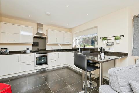 4 bedroom detached house for sale, Church Road, Burton-on-Trent, DE13