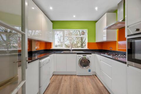 2 bedroom apartment for sale, Conifers, Weybridge, KT13