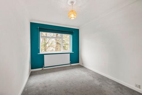 2 bedroom apartment for sale, Conifers, Weybridge, KT13