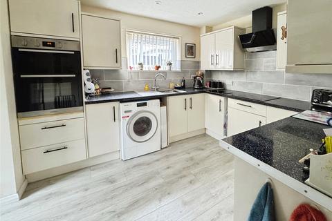2 bedroom bungalow for sale, Gorse Lane, Clacton-on-Sea, Essex