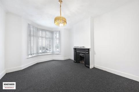 3 bedroom terraced house to rent, Little Ilford Lane, Manor Park, E12