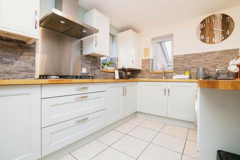 4 bedroom detached house for sale, Tinsley Avenue, Cradley Heath, B64