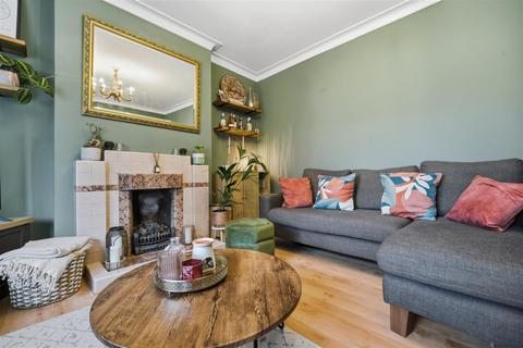 undefined, York Avenue, Hanwell