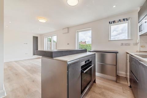 undefined, Queensway, Sleaford, NG34