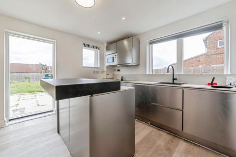 undefined, Queensway, Sleaford, NG34