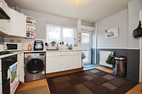 4 bedroom semi-detached house for sale, St. Margarets Road, Whitnash, Leamington Spa, CV31