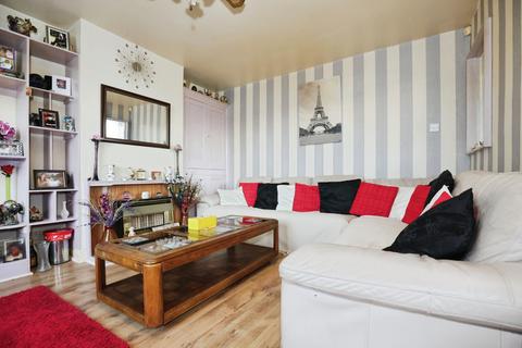 4 bedroom semi-detached house for sale, St. Margarets Road, Whitnash, Leamington Spa, CV31