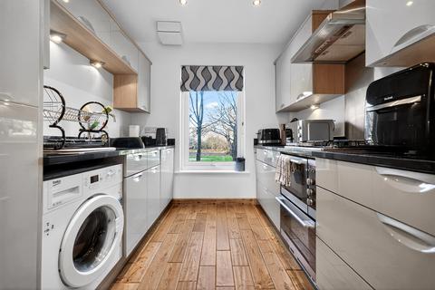 5 bedroom townhouse for sale, Marsden Gardens, Dartford, DA1