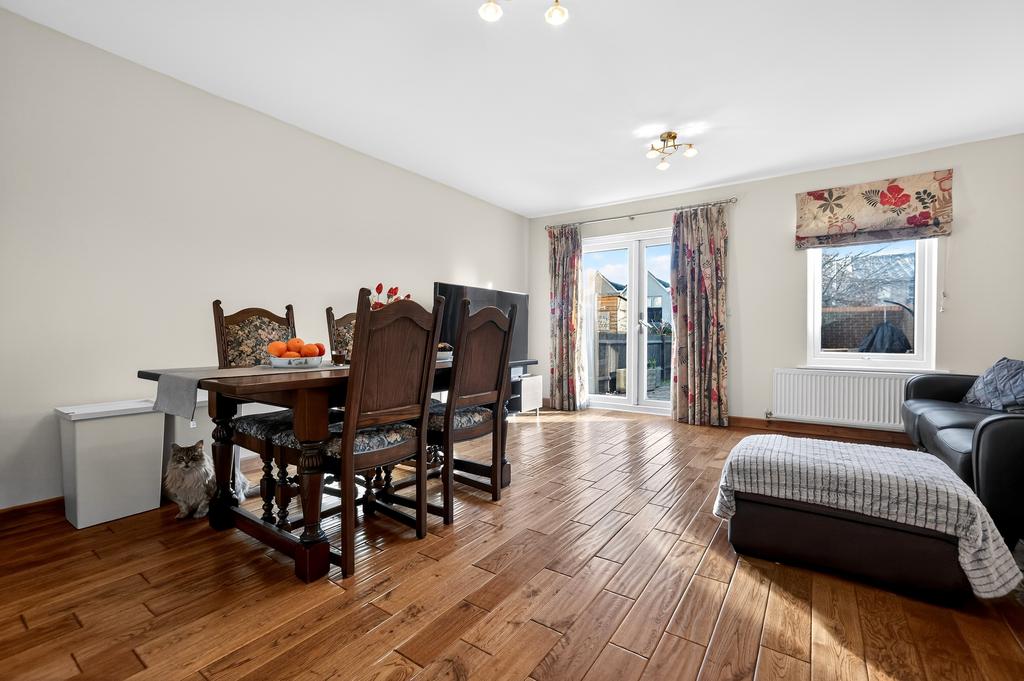 Lounge/Dining Room