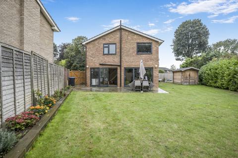 Ryelands Close, Caterham, CR3