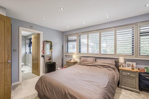 4 bedroom end of terrace house for sale, Ryelands Close, Caterham, CR3