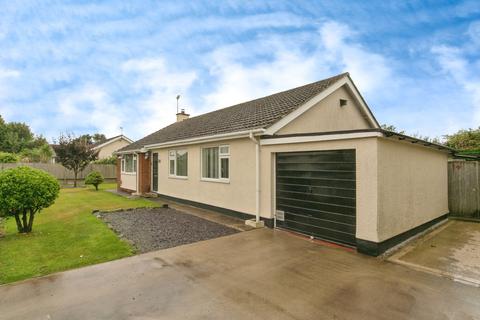 3 bedroom detached bungalow for sale, Maes Hyfryd, Llanfairpwllgwyngyll, LL61