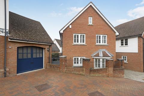 4 bedroom detached house for sale, Monks Well, Greenhithe, DA9
