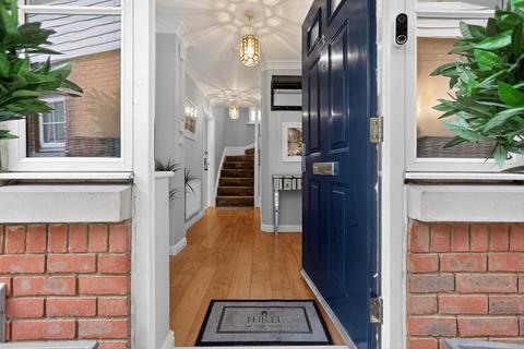 4 bedroom detached house for sale, Monks Well, Greenhithe, DA9