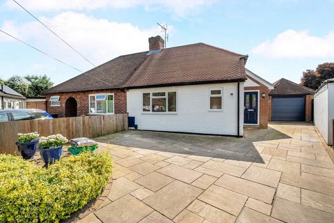 undefined, Apers Avenue, Surrey GU22