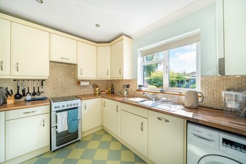 undefined, Apers Avenue, Surrey GU22