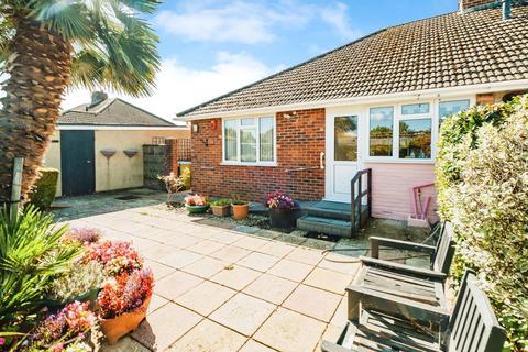 2 bedroom semi-detached bungalow for sale, Hermione Close, Ferring, Worthing, BN12
