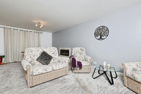 undefined, Ling Park Avenue, Bradford, BD15