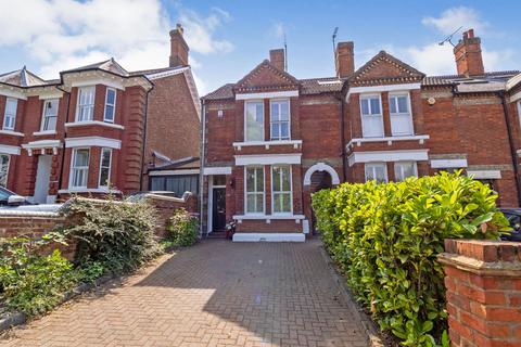 4 bedroom end of terrace house for sale, Station Road, Woburn Sands, MK17